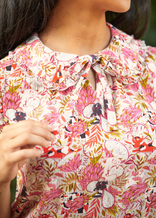 Blusa La Curiosidad Hizo el Lazo