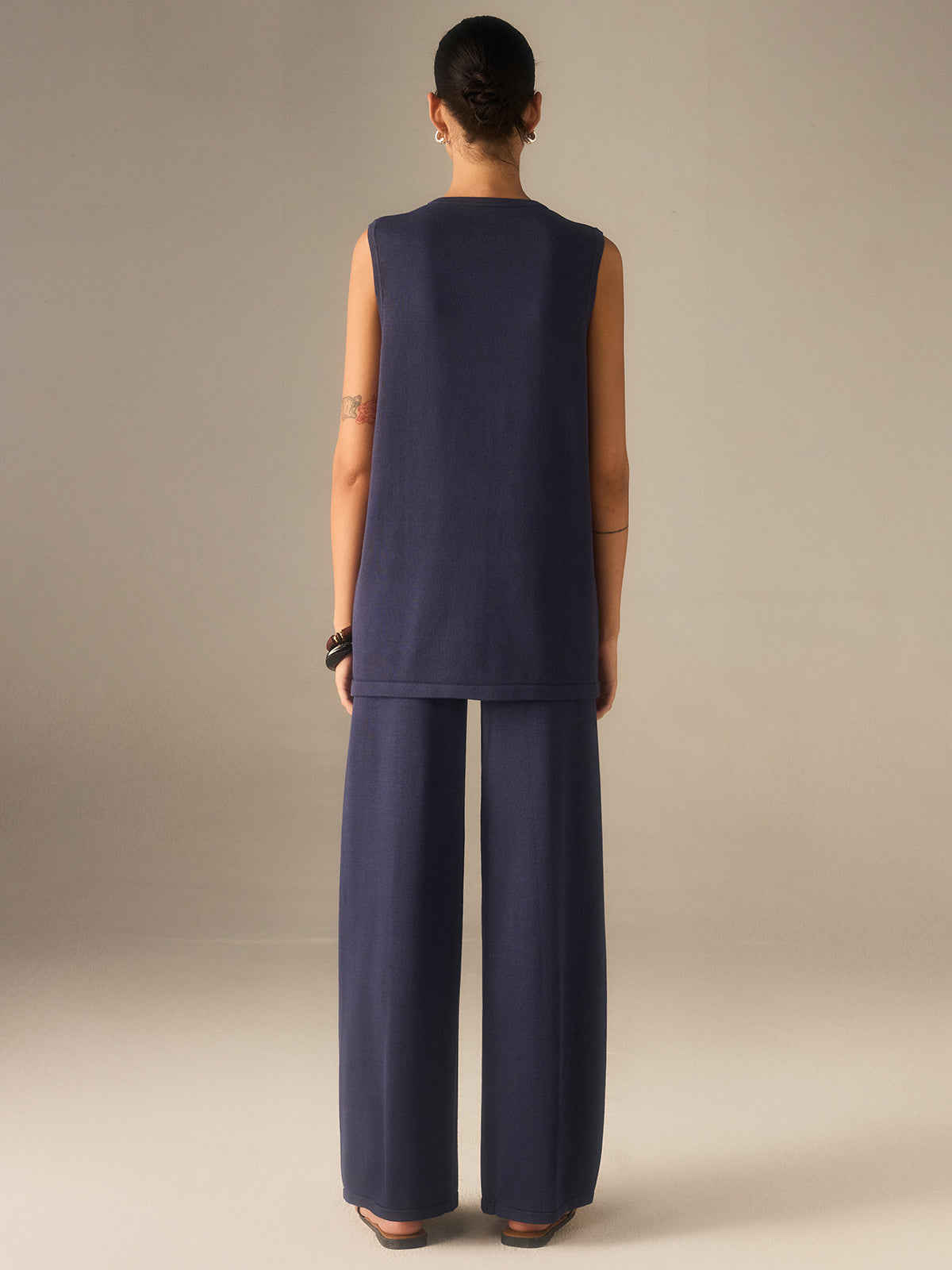 Conjunto de Punto Maia azul marino - vista trasera