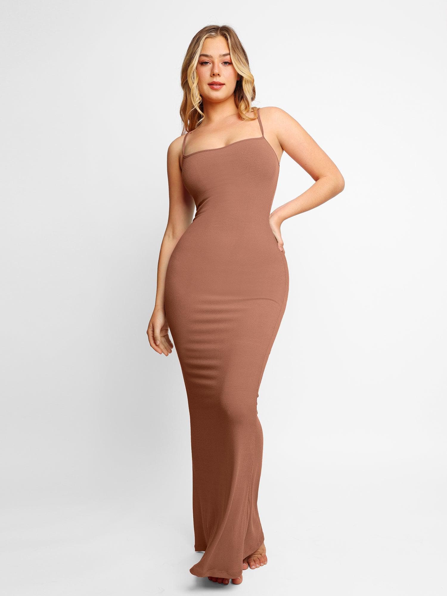 Vestido Moldeador Selene maxi marrón claro