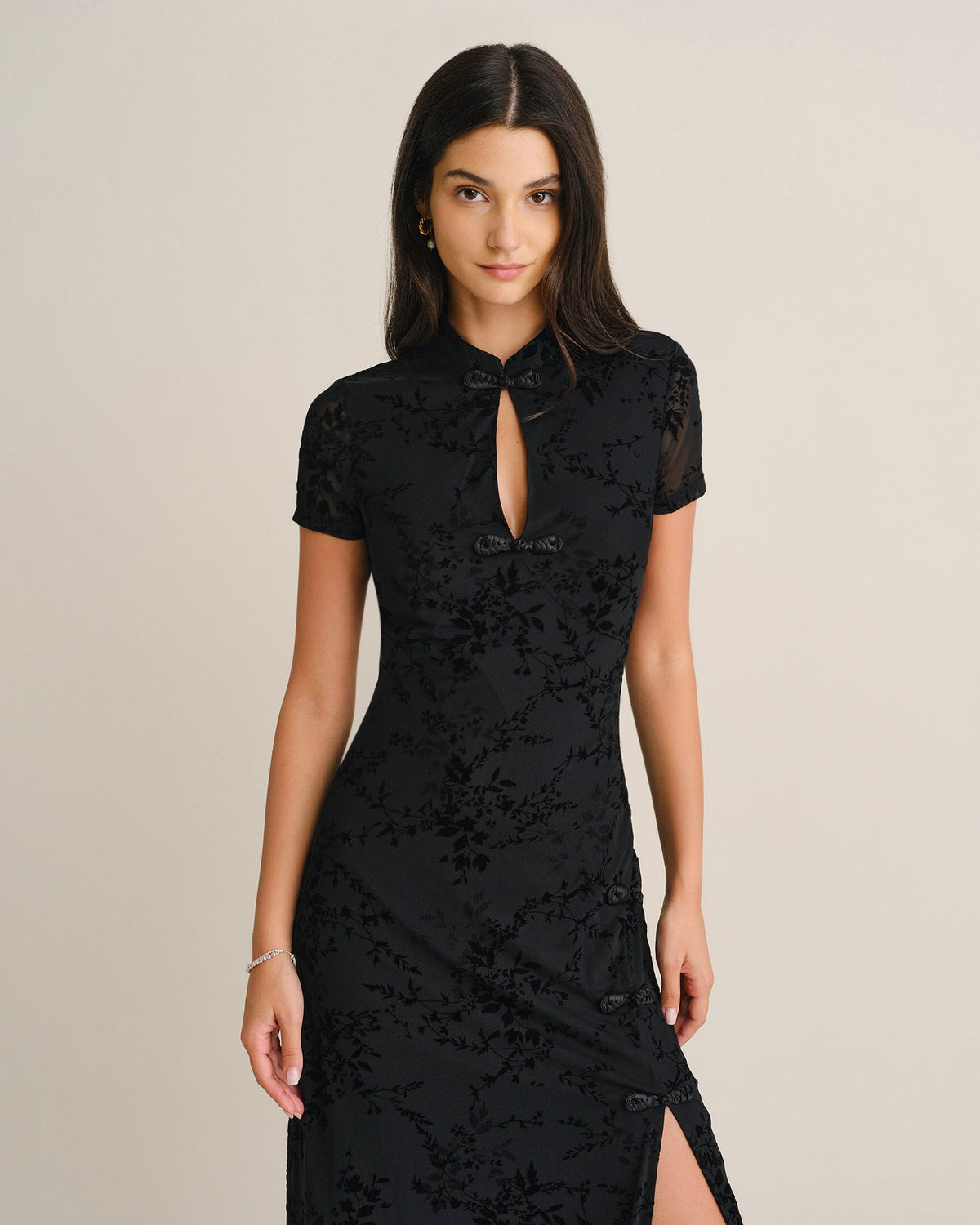 Vestido Midi Floral Livia - Negro